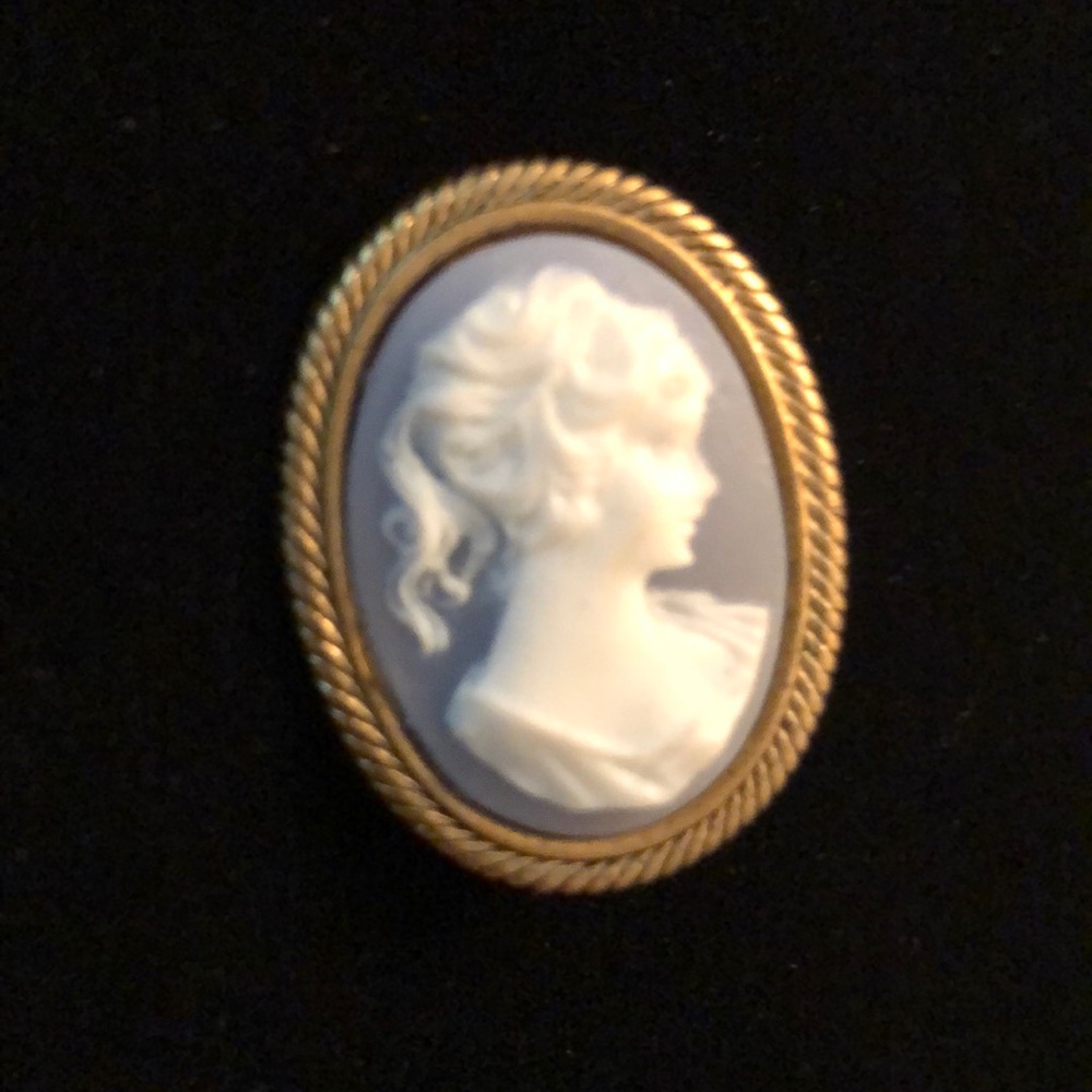 Avon Cameo Brooch